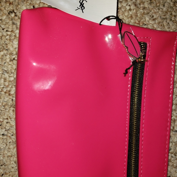 Pink YSL cosmetic/travel bag - Picture 4 of 6